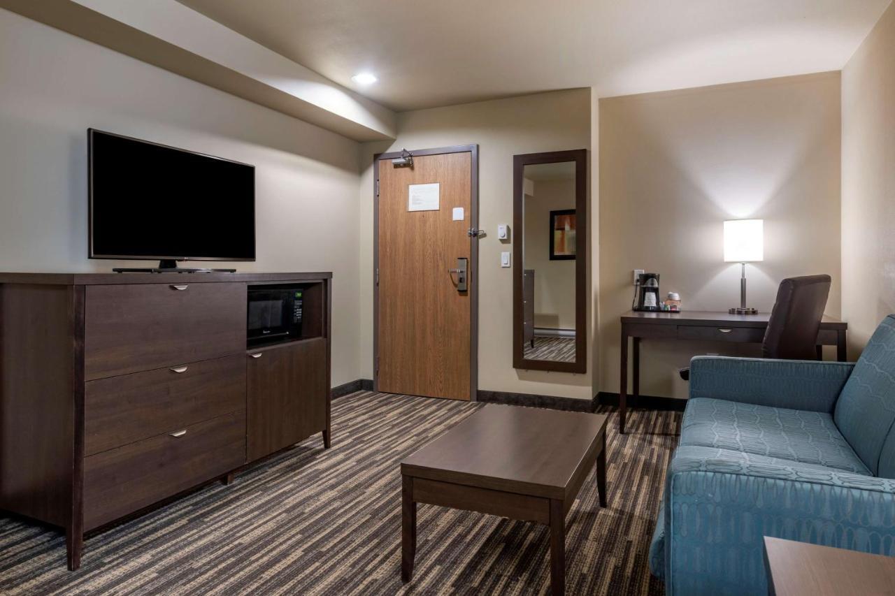 Best Western Plus Dartmouth Hotel & Suites Exterior photo