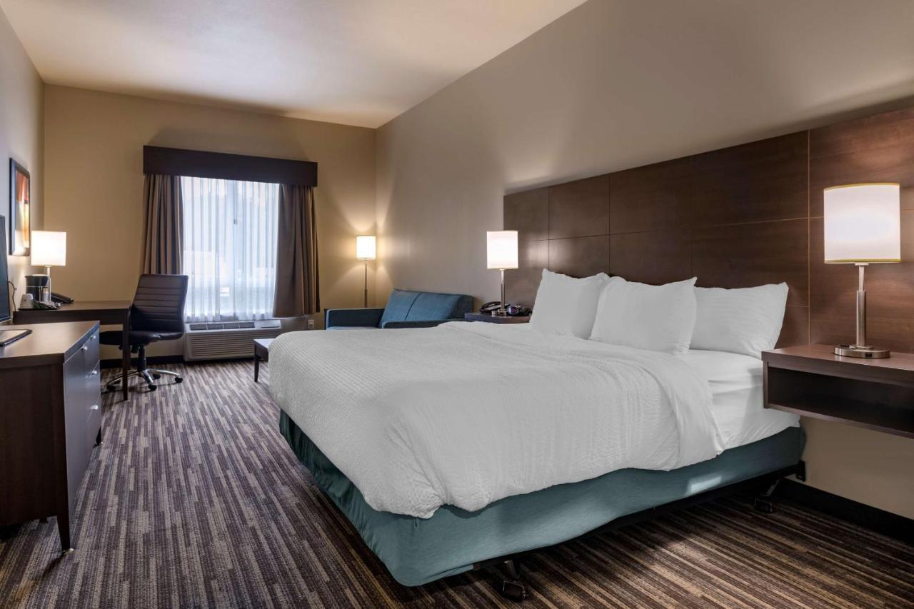 Best Western Plus Dartmouth Hotel & Suites Exterior photo